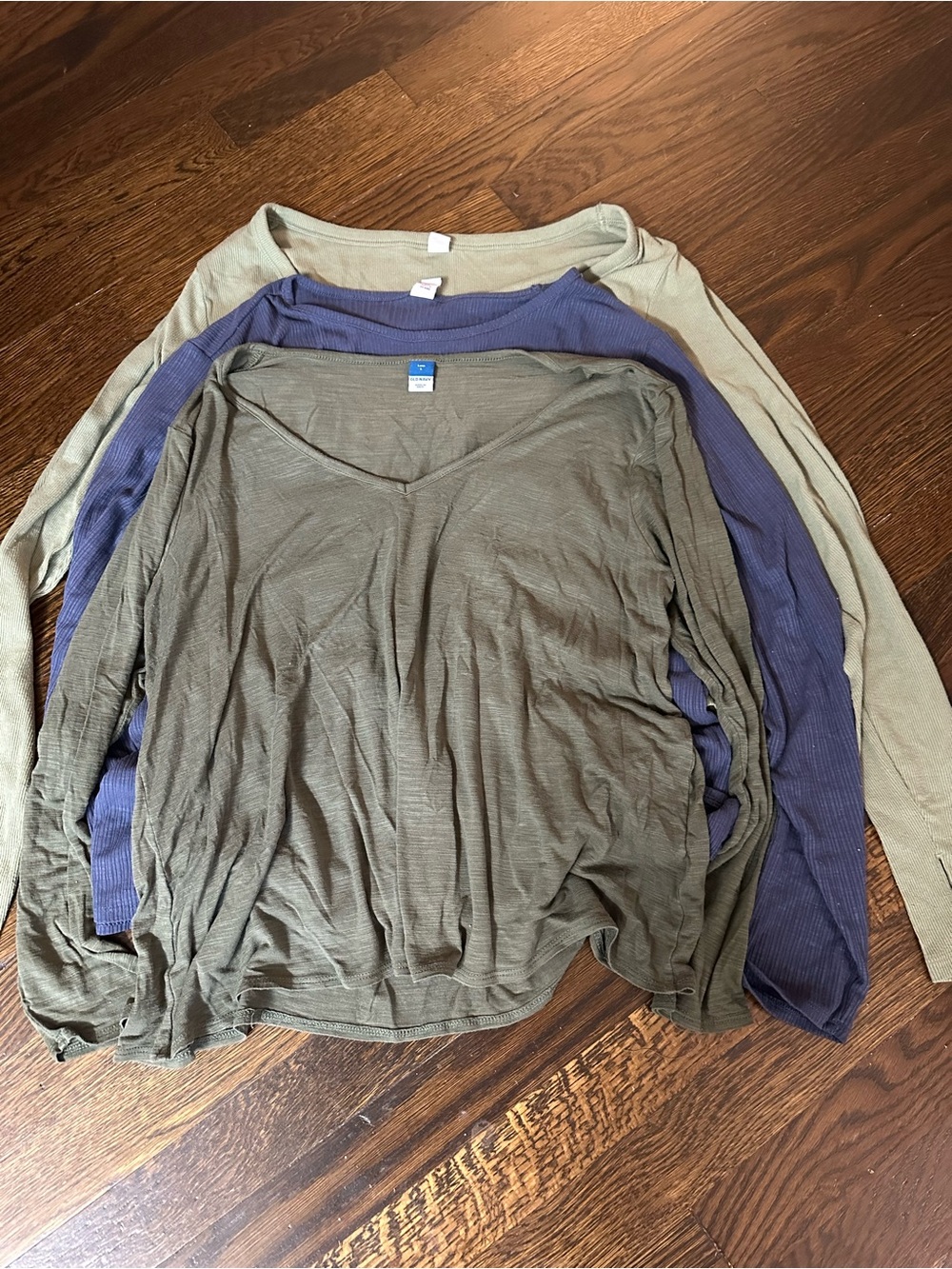 Old Navy Women’s Lightweight Long Sleeve Top Bundle